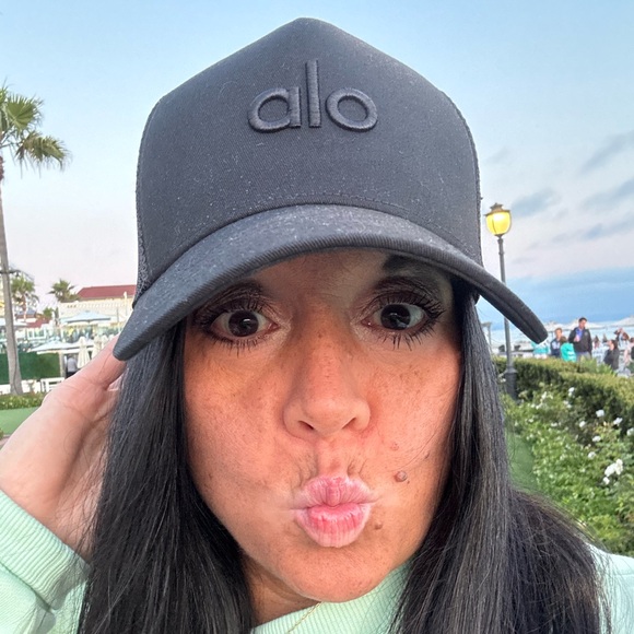 Meet your Posher, Emily - Picture 2 of 10